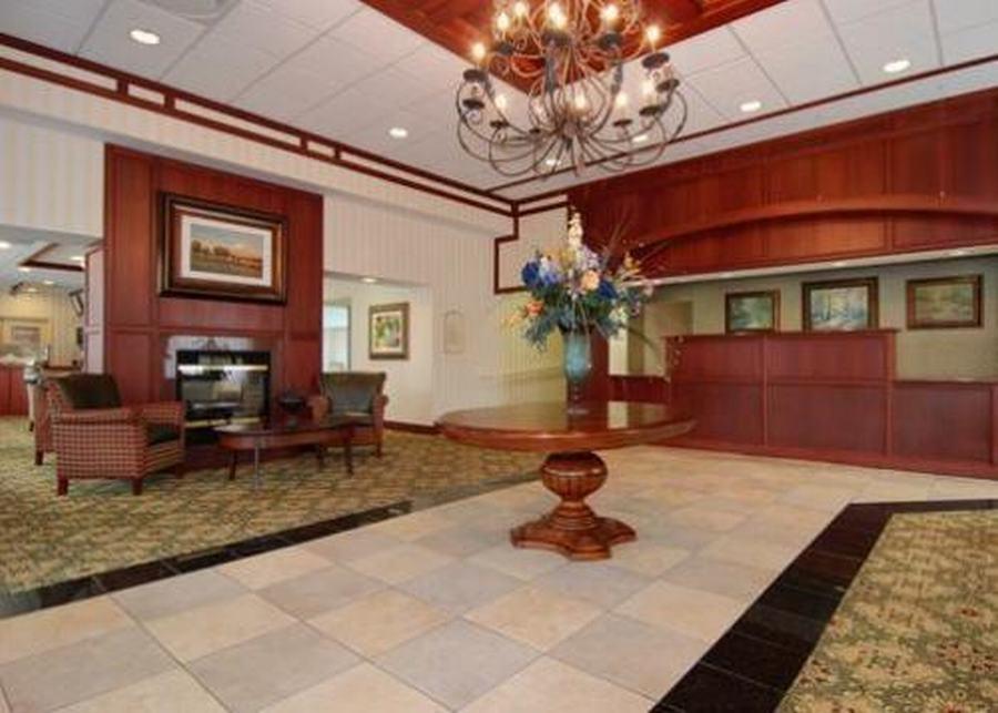 Clarion Hotel & Suites Hamden-New Haven Экстерьер фото